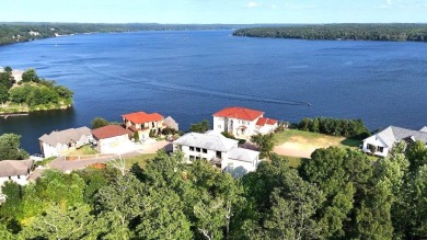 Lake Home For Sale in Savannah, Tennessee