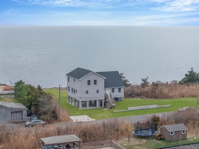 Waterfront Luxury Living | East Patchogue Welcome to an - photo 1