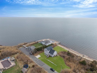 Waterfront Luxury Living | East Patchogue Welcome to an - photo 3