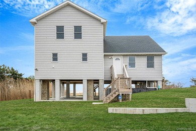 Waterfront Luxury Living | East Patchogue Welcome to an - photo 10