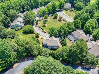 Meticulously maintained, this beautiful 4-bedroom, 2.5-bath home - photo 2