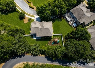 Meticulously maintained, this beautiful 4-bedroom, 2.5-bath home - photo 5