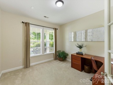 Meticulously maintained, this beautiful 4-bedroom, 2.5-bath home - photo 10