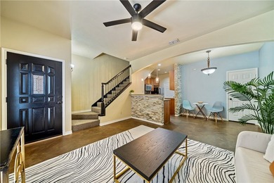 Perfect Island living! Spacious 3-bedroom, 2.5-bath townhome in - photo 6