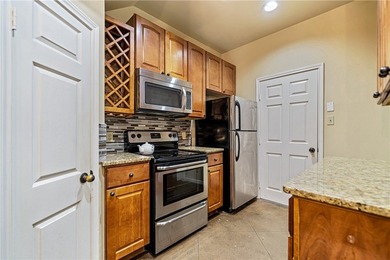Perfect Island living! Spacious 3-bedroom, 2.5-bath townhome in - photo 10