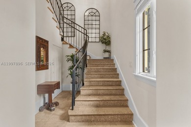 Timeless colonial-style residence, also known as Villa Rosa, set - photo 12