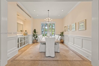Timeless colonial-style residence, also known as Villa Rosa, set - photo 18