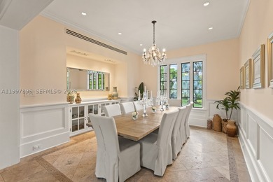 Timeless colonial-style residence, also known as Villa Rosa, set - photo 19