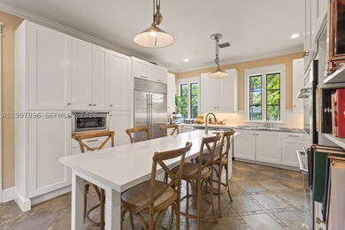 Timeless colonial-style residence, also known as Villa Rosa, set - photo 22