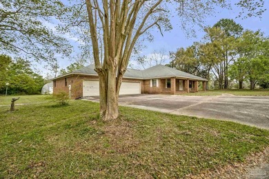 This 10.7-acre estate in the heart of Beulah offers a rare - photo 2