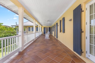 Timeless colonial-style residence, also known as Villa Rosa, set - photo 37