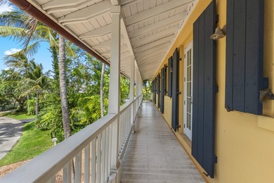 Timeless colonial-style residence, also known as Villa Rosa, set - photo 38
