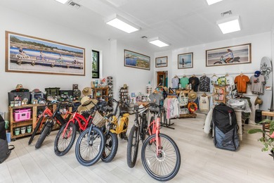 Extraordinary 14,000+ Square Foot Warehouse, Showroom, and - photo 7