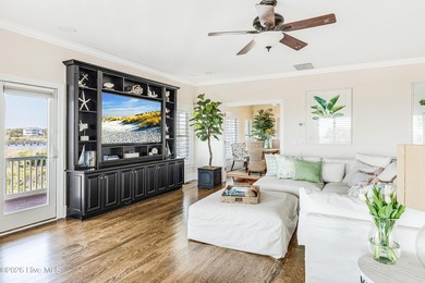 Set within the sought-after Turtle Creek neighborhood on Oak - photo 15