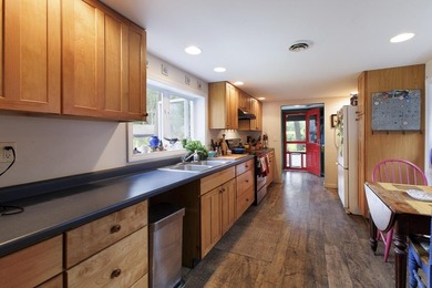 Welcome to Kibbe Point, one of the most distinctive lakefront - photo 16
