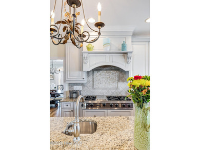 Set within the sought-after Turtle Creek neighborhood on Oak - photo 20