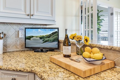 Set within the sought-after Turtle Creek neighborhood on Oak - photo 24