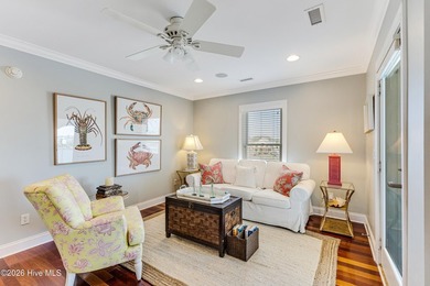 Set within the sought-after Turtle Creek neighborhood on Oak - photo 34