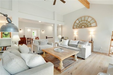 Updated 4BD/3.5BA, 2,928 sqft golf-front cottage in The Orchard - photo 12