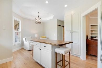Updated 4BD/3.5BA, 2,928 sqft golf-front cottage in The Orchard - photo 16