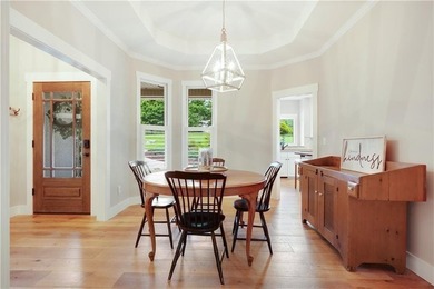 Updated 4BD/3.5BA, 2,928 sqft golf-front cottage in The Orchard - photo 18