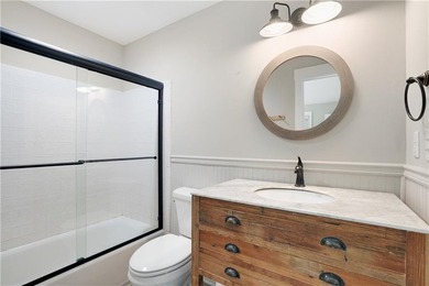 Updated 4BD/3.5BA, 2,928 sqft golf-front cottage in The Orchard - photo 37