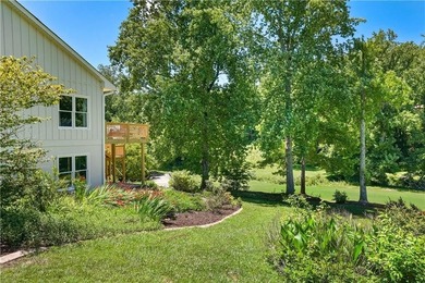 Updated 4BD/3.5BA, 2,928 sqft golf-front cottage in The Orchard - photo 41
