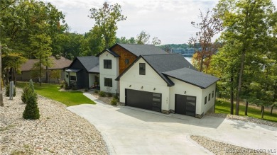 Lake Home For Sale in Porto Cima, Missouri