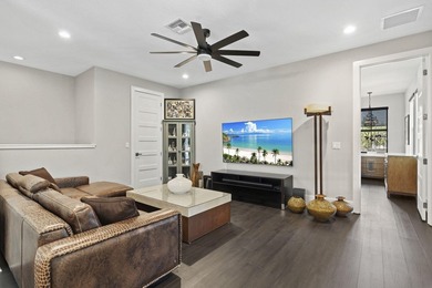 Stunning 4-bedroom, 5-bathroom lakefront estate home in - photo 24