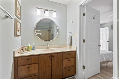 This freshly painted furnished 2-bedroom, 2-bathroom condo with - photo 31