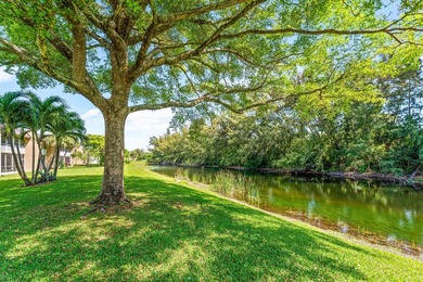Beautifully renovated 2nd-floor corner unit in the highly - photo 31