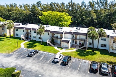 Beautifully renovated 2nd-floor corner unit in the highly - photo 38