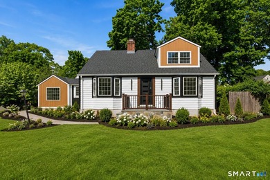 Completely renovated from top to bottom, this stunning 4-bedroom - photo 2