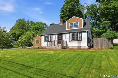 Completely renovated from top to bottom, this stunning 4-bedroom - photo 3