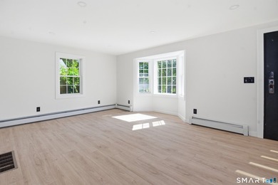 Completely renovated from top to bottom, this stunning 4-bedroom - photo 10