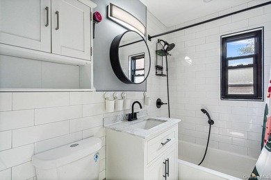 Corner 2 Bedrooms Garden Apt, Living Rm, Full Bath, Extra Window - photo 14