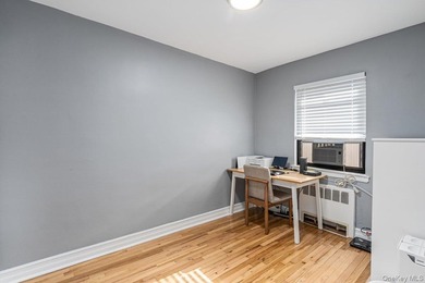 Corner 2 Bedrooms Garden Apt, Living Rm, Full Bath, Extra Window - photo 17