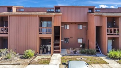 Lake Pinelock  Condo For Sale in Orlando Florida