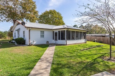Total package deal here - This property features 2 TWO living - photo 21