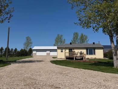 Nestled on the quiet southwest side of Waubay Lake - photo 2