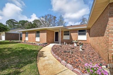 Tucked into the heart of Niceville, this updated 3-bed, 2-bath - photo 38
