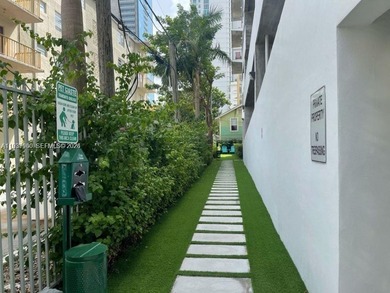 BEAUTIFUL APARTMENT IN MIDTOWN. 2 BEDROOM AND 2 BATHROOM. WITH