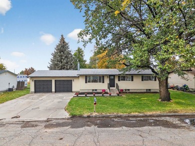 American Falls Lake Home For Sale in American Falls Idaho