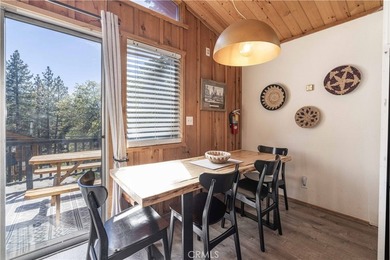 Spectacular Moonridge Retreat! Ideally located just moments from - photo 12
