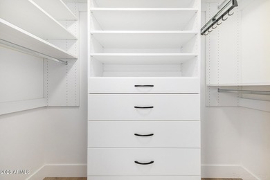 Modern Pool-Facing Loft in the Iconic 3rd Avenue Lofts - Old