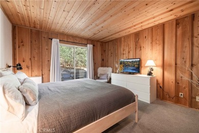 Spectacular Moonridge Retreat! Ideally located just moments from - photo 15