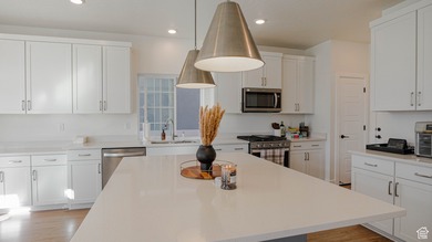 Welcome to this well-kept 4-bedroom, 2.5-bath home located in - photo 17