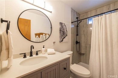 Spectacular Moonridge Retreat! Ideally located just moments from - photo 18