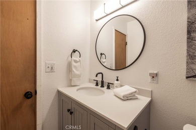 Spectacular Moonridge Retreat! Ideally located just moments from - photo 19