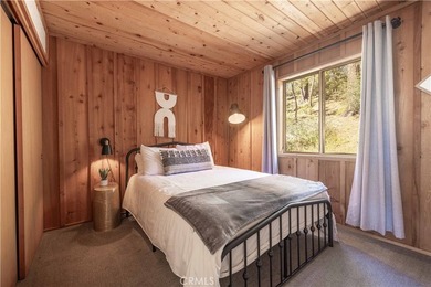 Spectacular Moonridge Retreat! Ideally located just moments from - photo 20